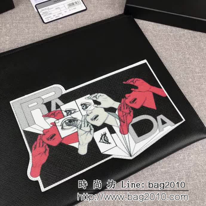PRADA普拉達 2018最新漫畫印象系列 專櫃最新款 限量版男士手包 2NG001 DD1081